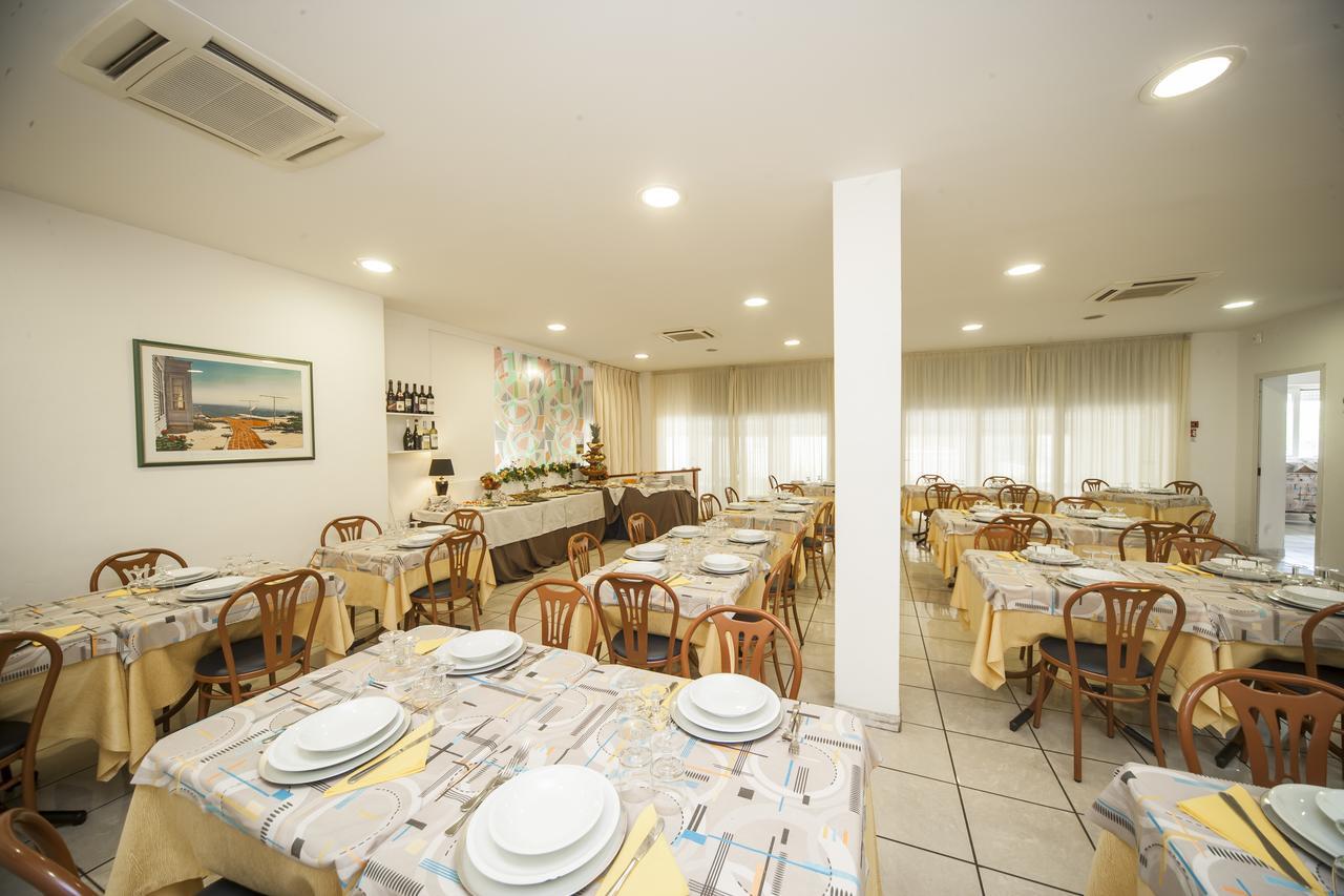 Hotel Taormina Riccione Eksteriør bilde